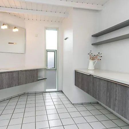Three-bedroom In 23 Дом отдыха Knebel
