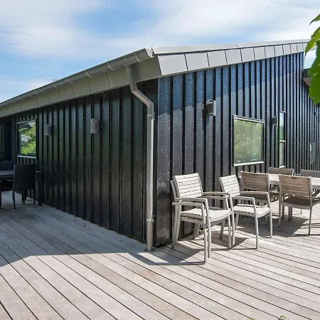 Three-bedroom In 23 Knebel